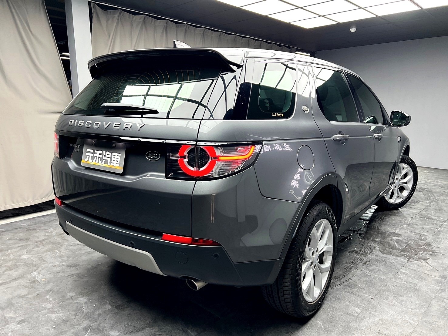 (76)Discovery Sport