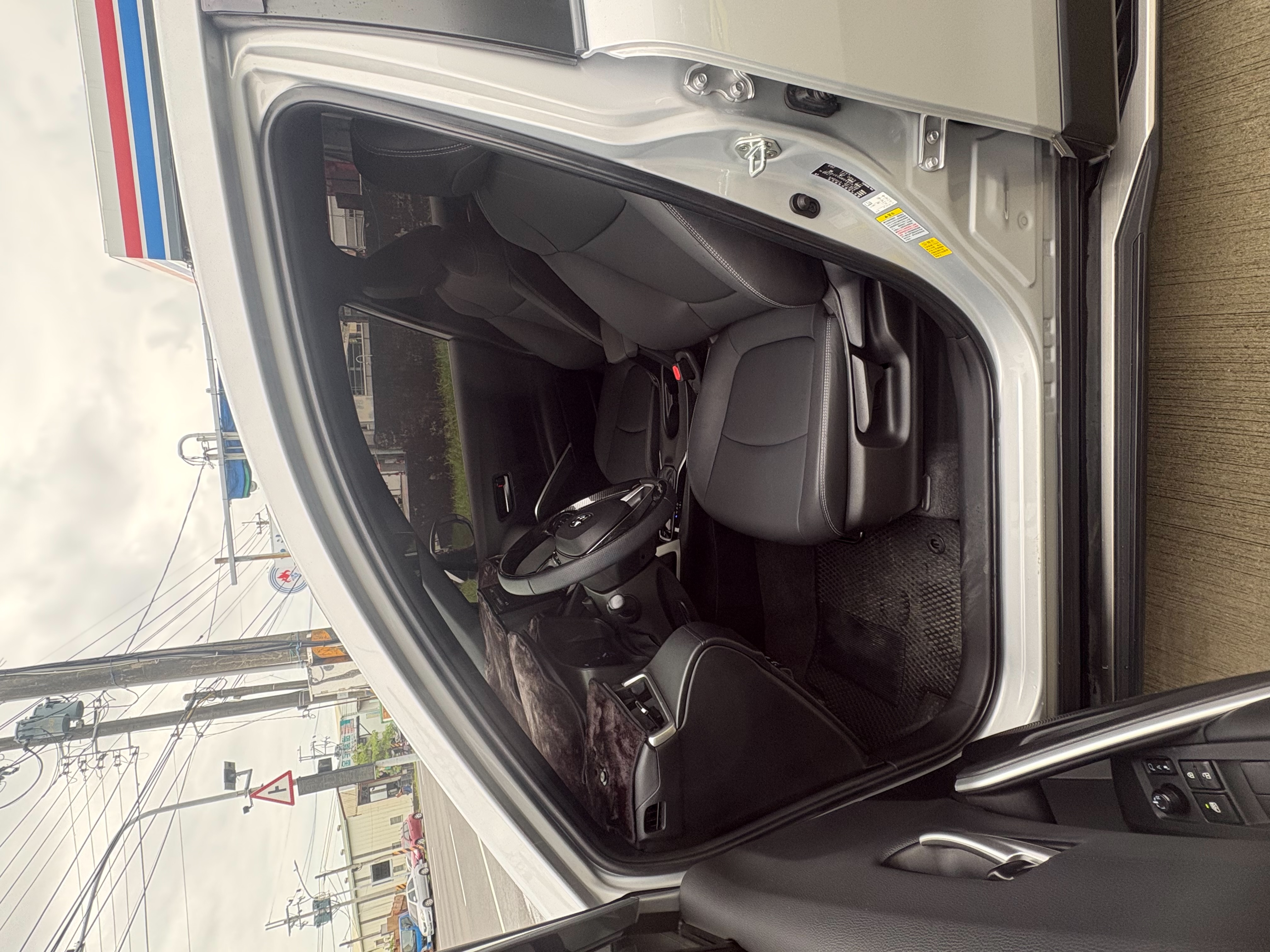 尊爵版 新車保固中 一手車 無事故