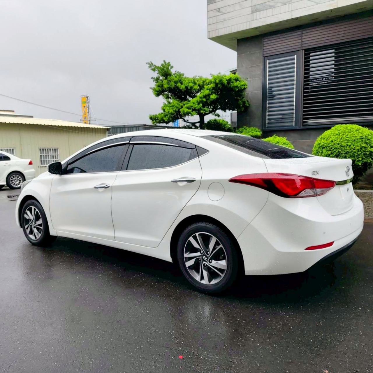 一手車 全車無重大事故 無待修 無泡水 