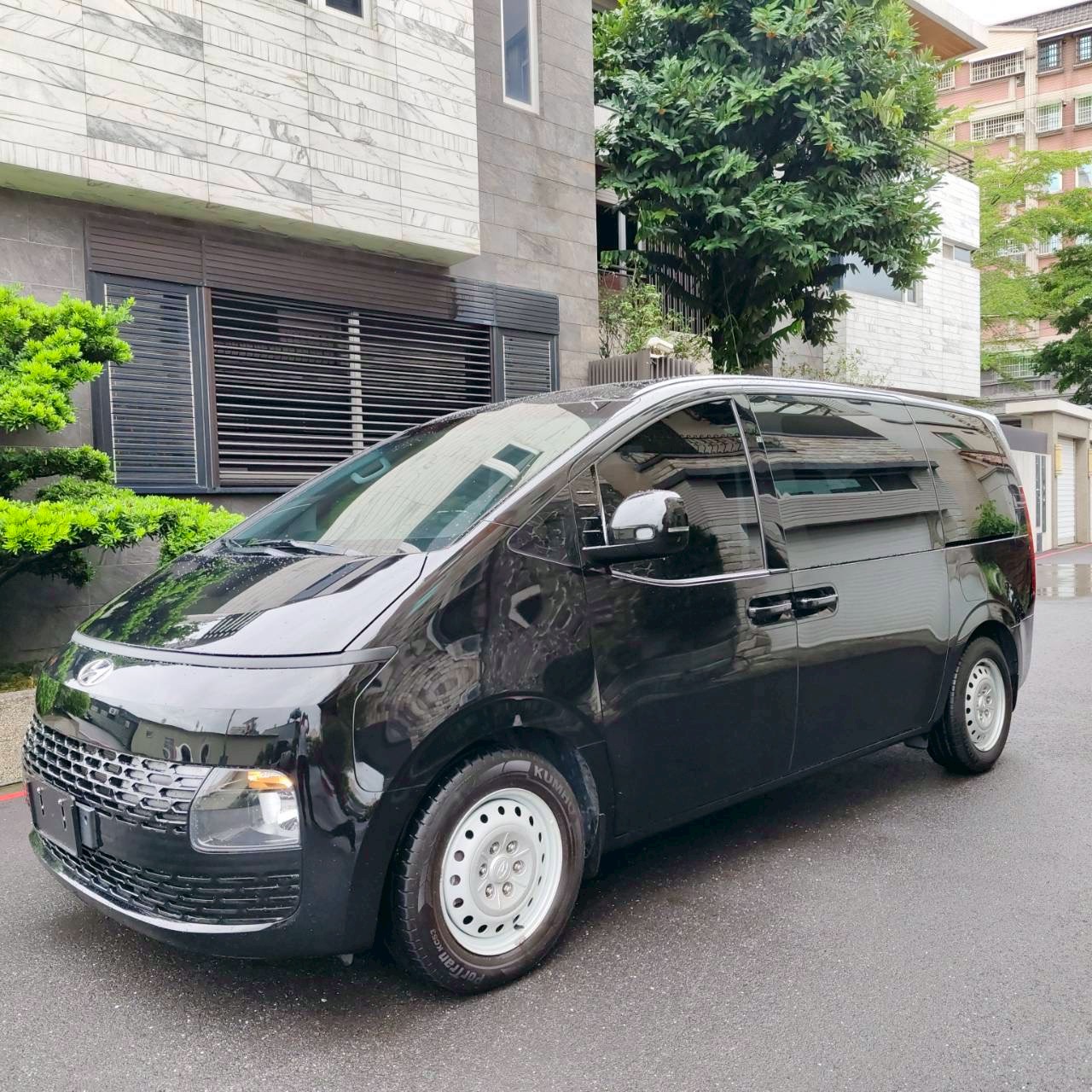 STARIA B款 9人座 雙電滑門