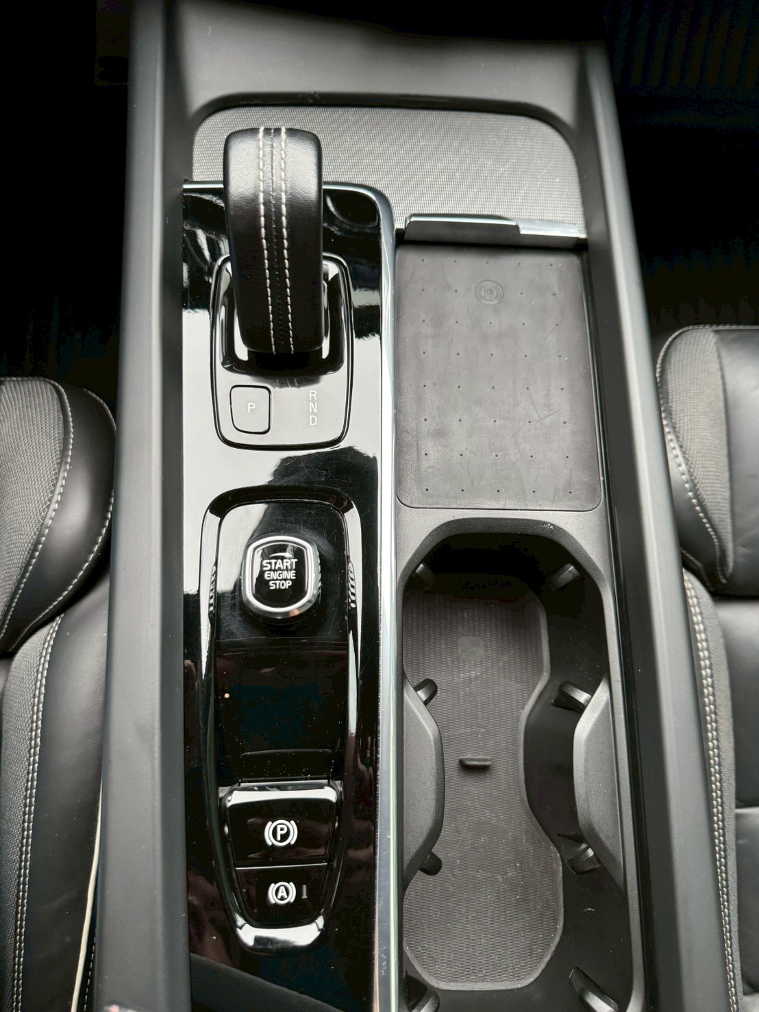 2021年 VOLVO XC60 B5 
