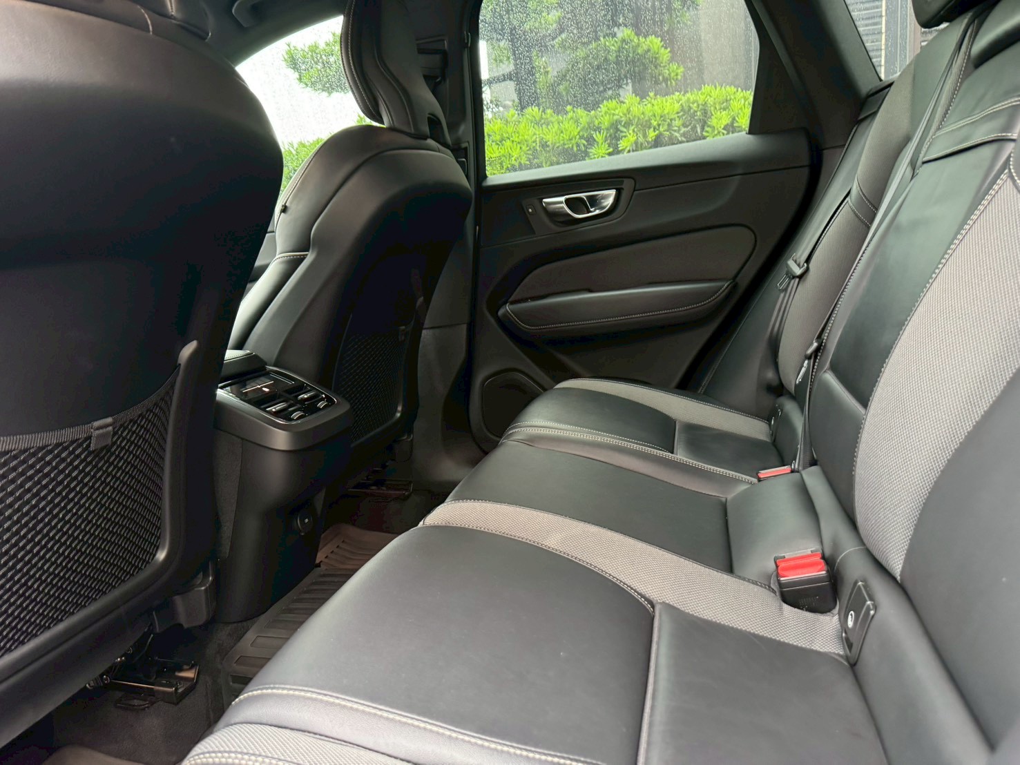 2021年 VOLVO XC60 B5 