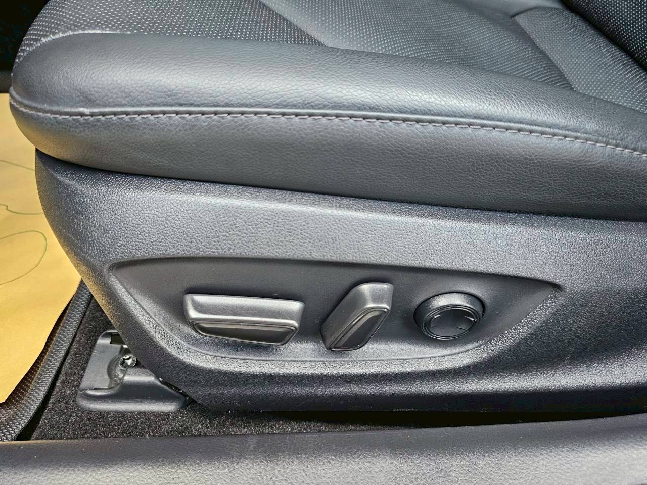 2022年 CAMRY 油電旗艦頂配
