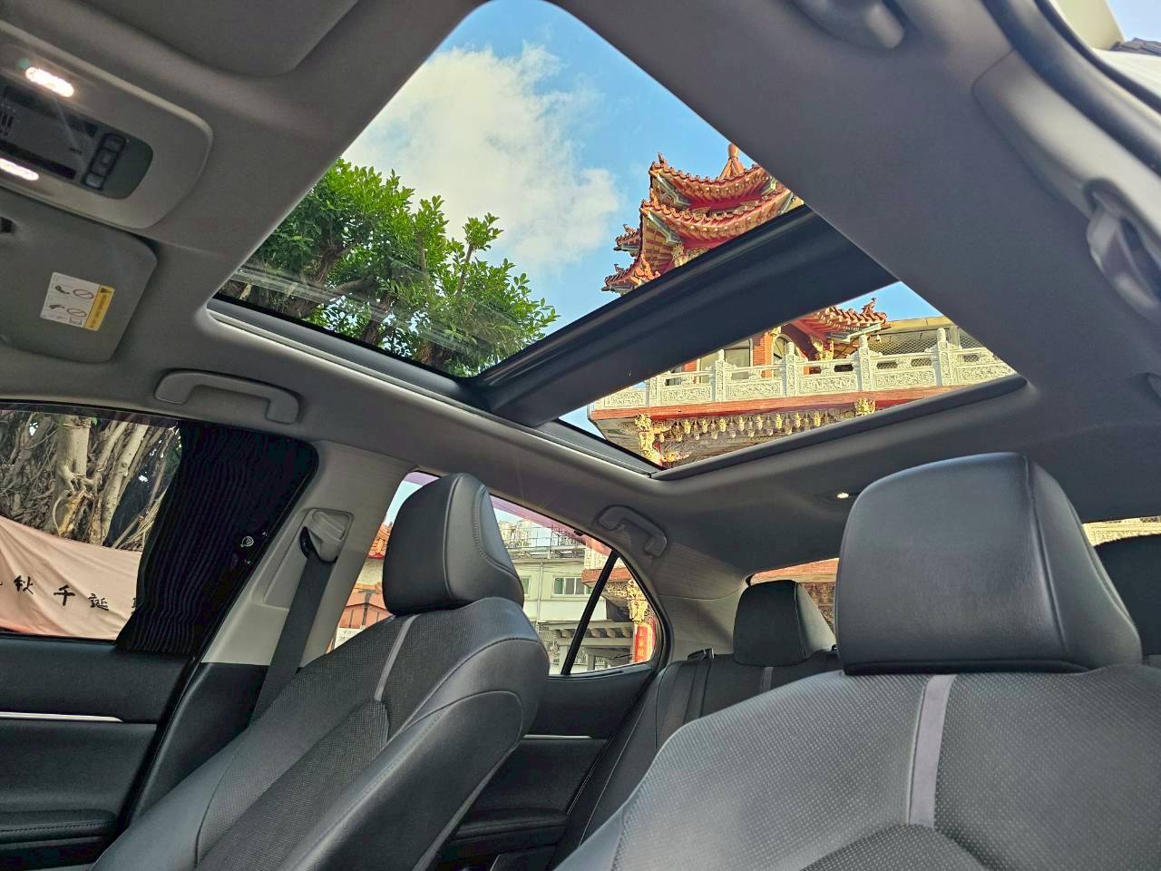 2022年 CAMRY 油電旗艦頂配