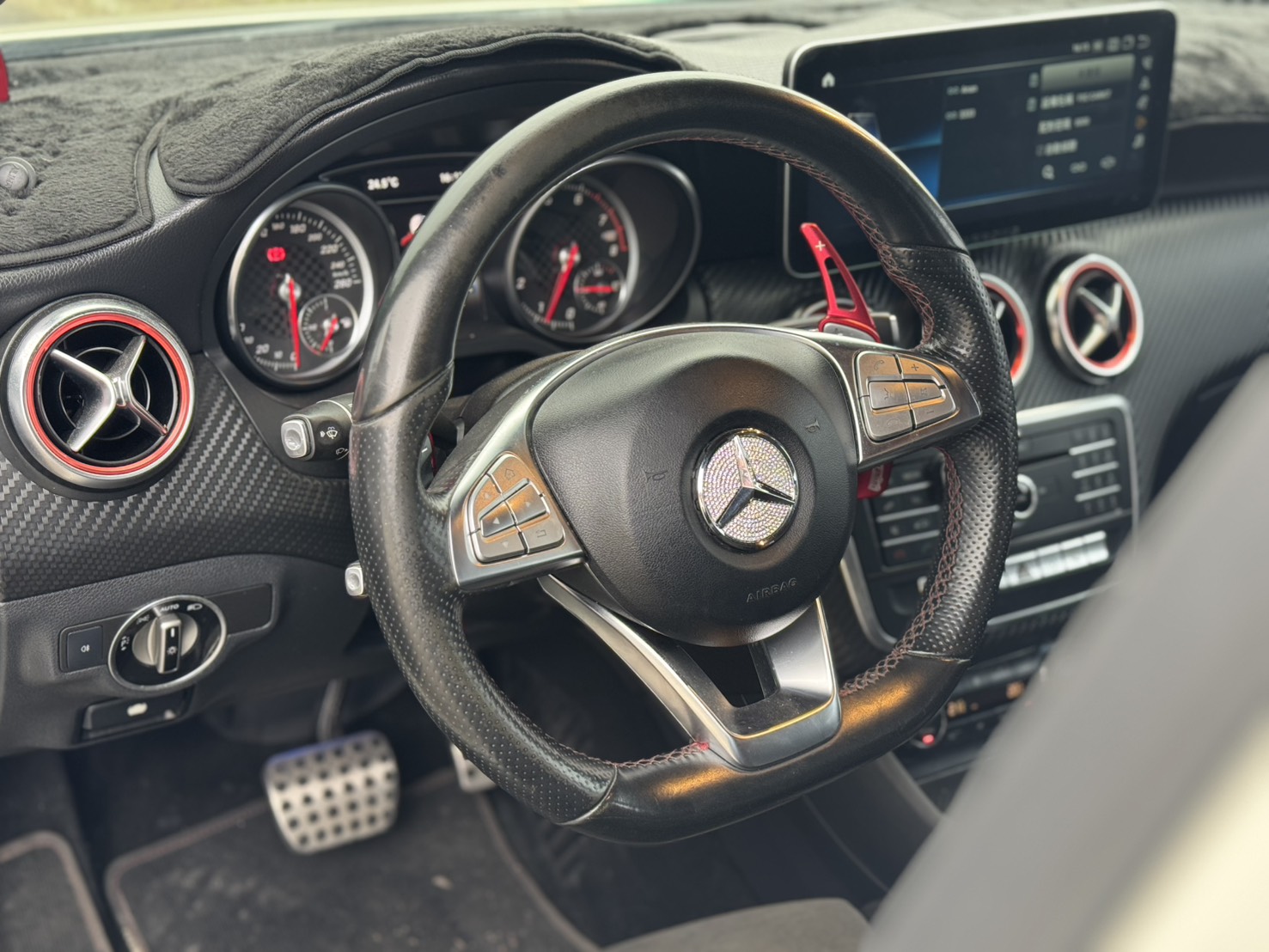 2017年  BENZ A180 小改款