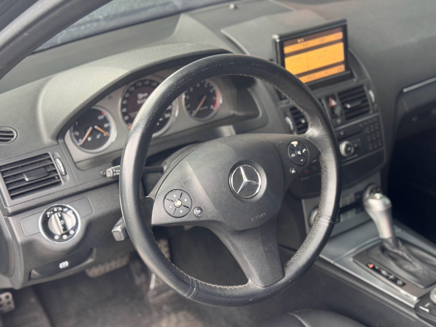 2008年w204 C300